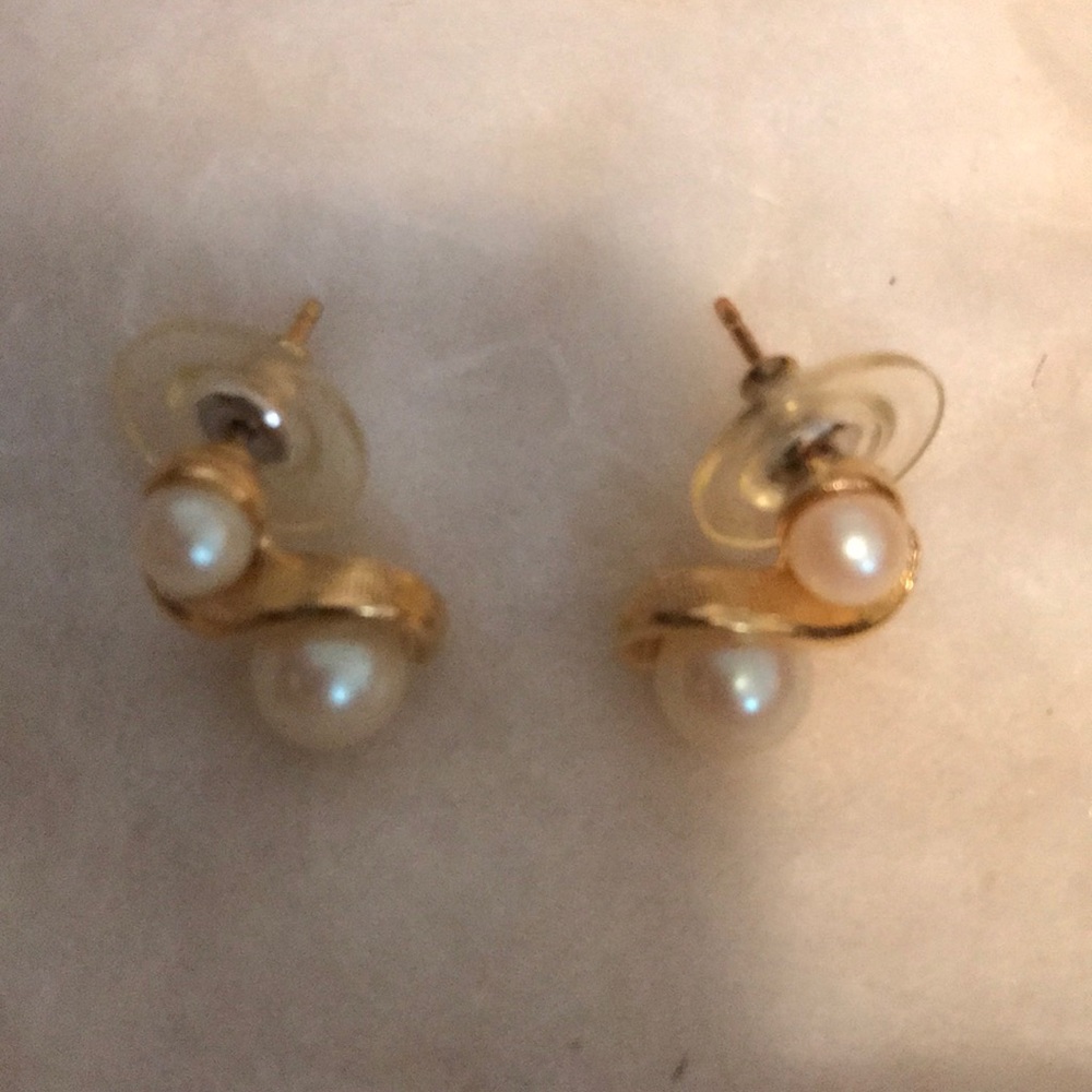 Vintage goldtone earrings